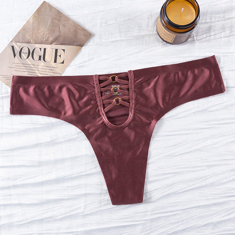 Thong Panty in big U-shaped hollowed-out decorative seamless