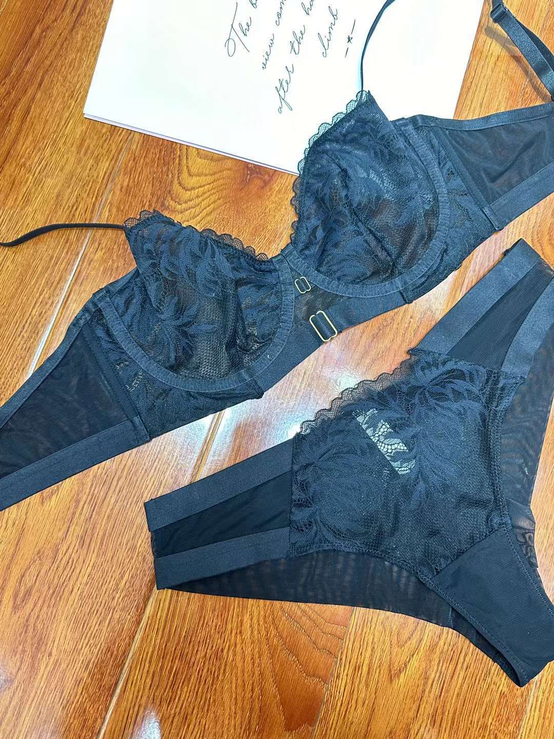 Sexy floral lace ultra-thin steel rim bra set
