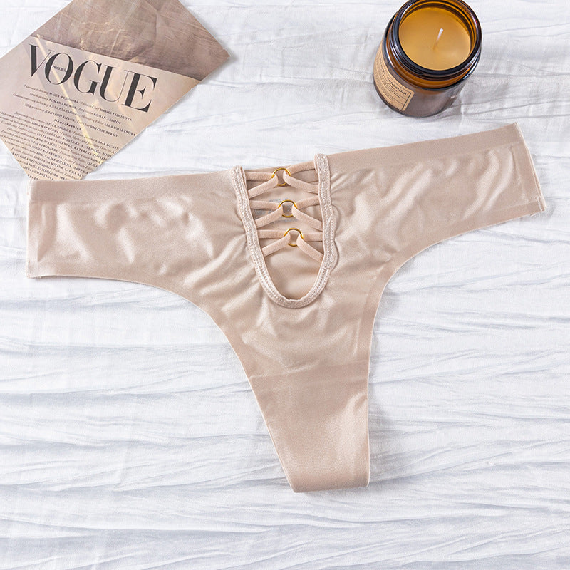 Thong Panty in big U-shaped hollowed-out decorative seamless