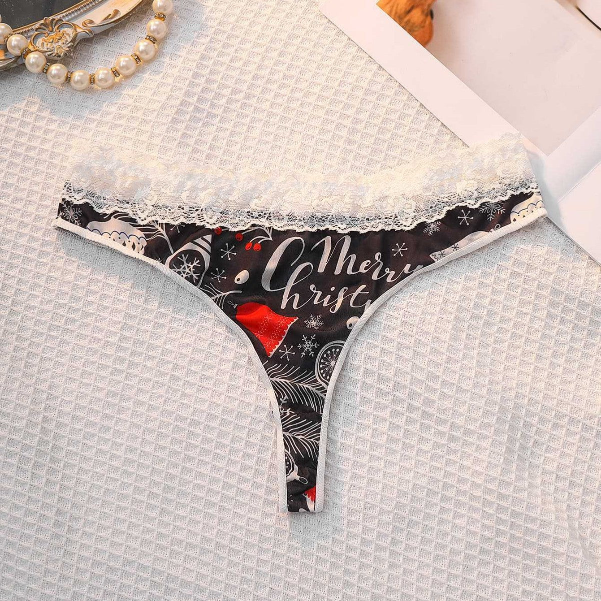 Christmas ladies panties thong, mid-waist breathable lace print contrasting briefs