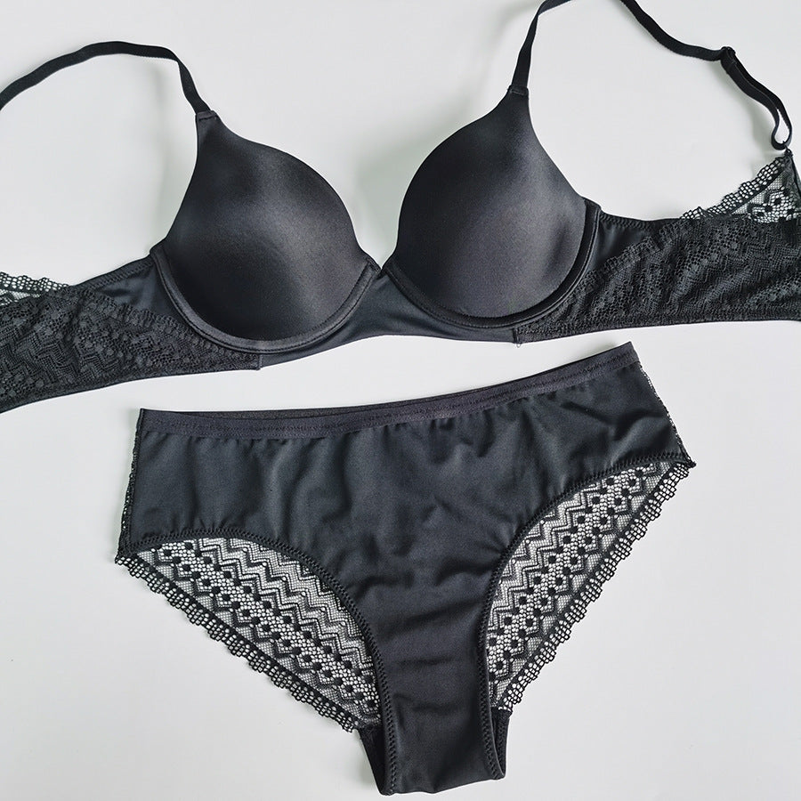 Glossy and seamless gathering bra set, thin cup underwear set.