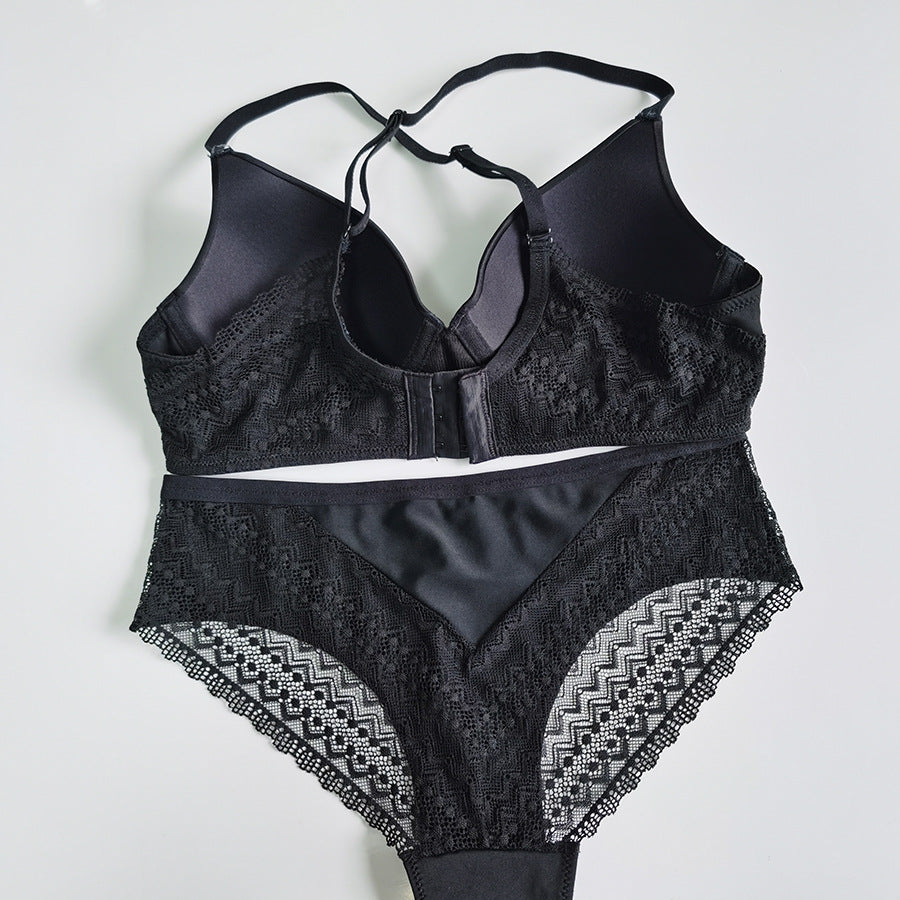 Glossy and seamless gathering bra set, thin cup underwear set.