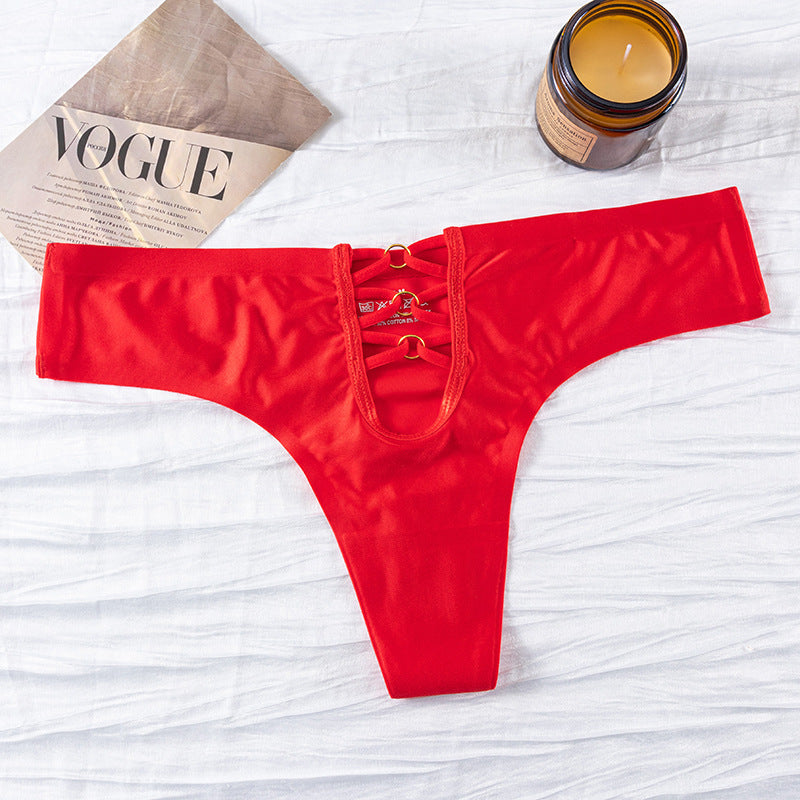Thong Panty in big U-shaped hollowed-out decorative seamless